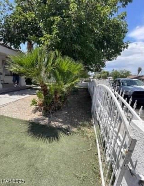 2932 Demetrius Avenue — photo 4
