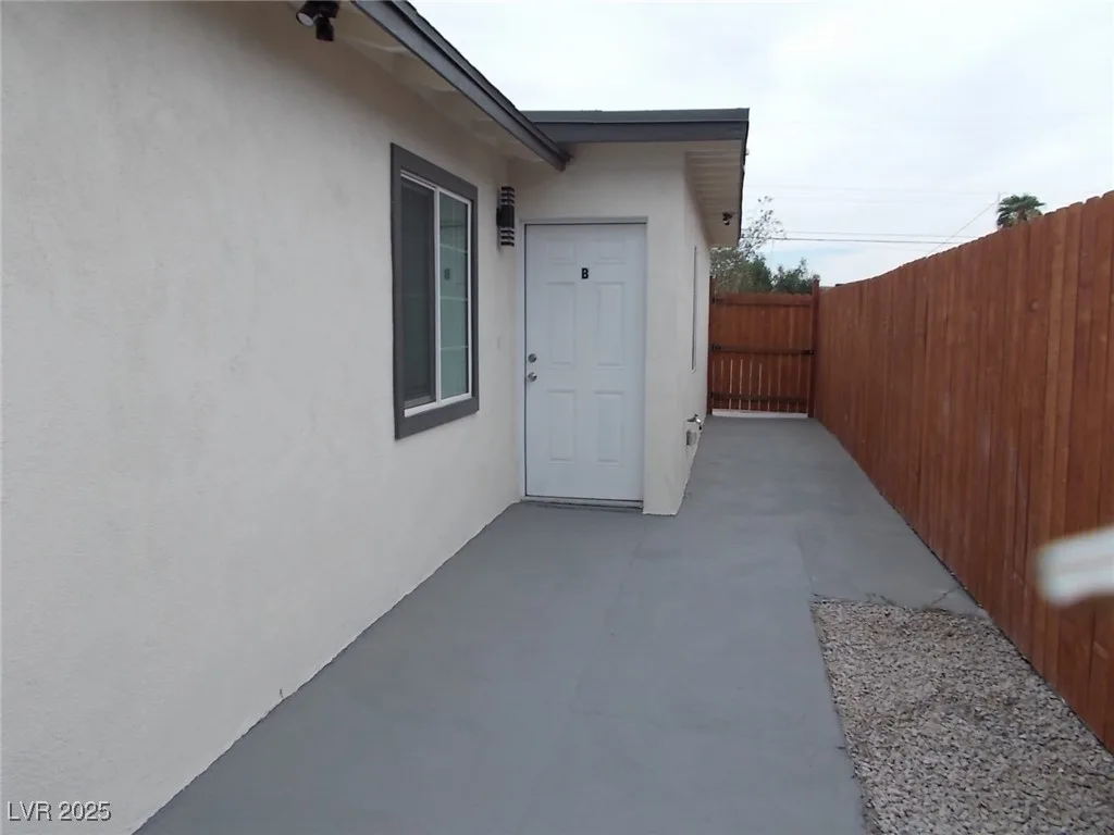 532 North 9th Street B — photo 3 of 13