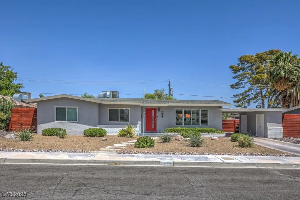 2400 Sherman Place — photo 4