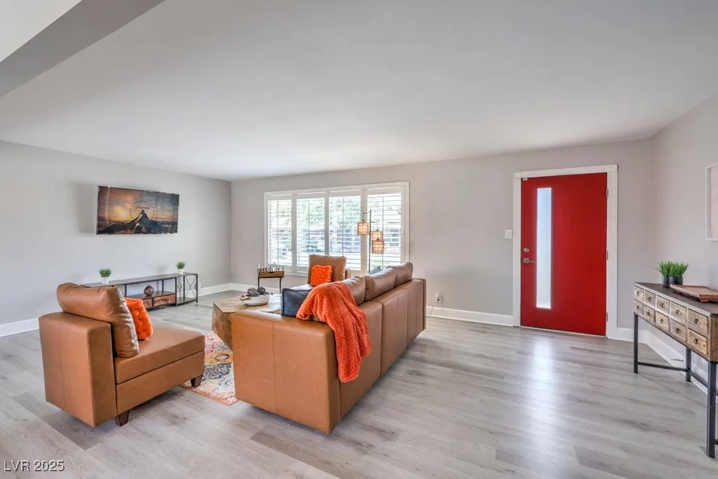 2400 Sherman Place — photo 5