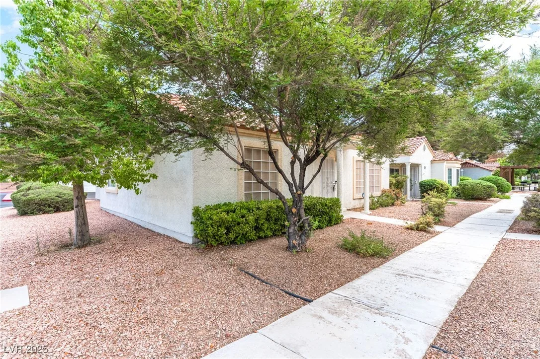 5401 Geneive Lane 101 — photo 4