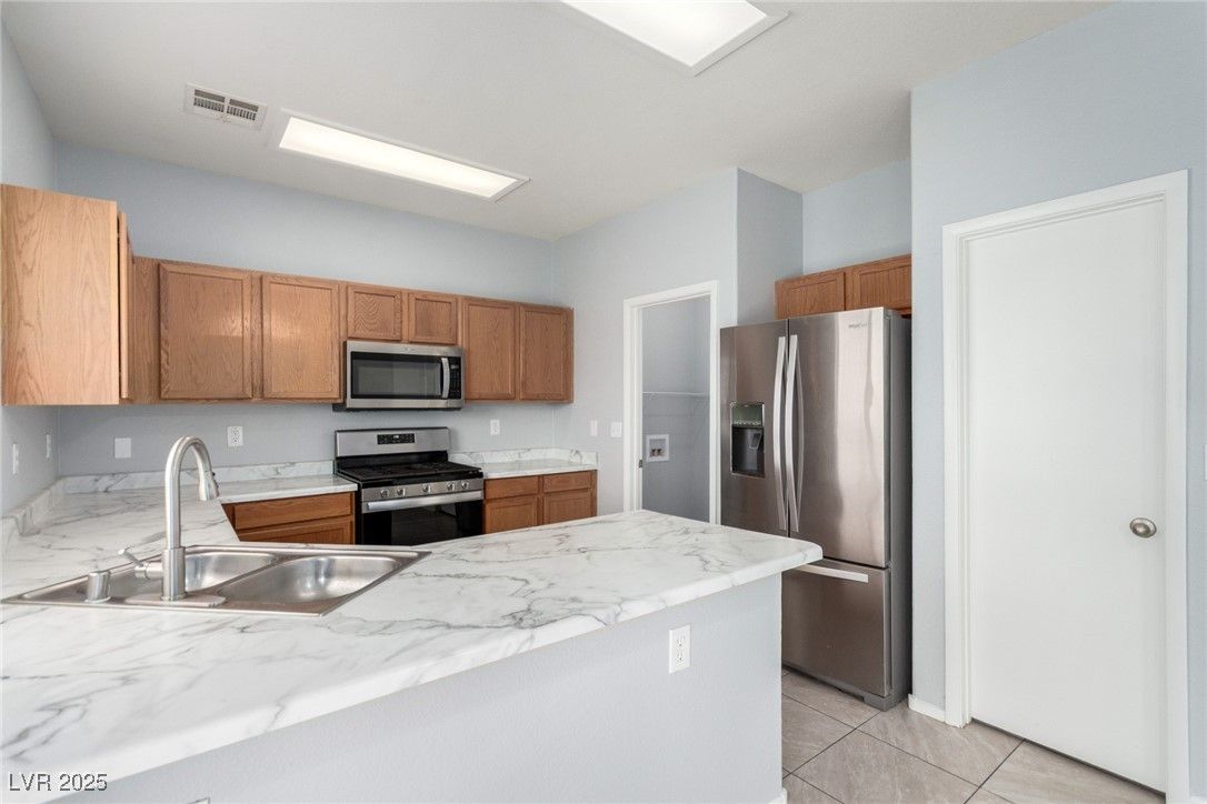 7320 Misty Glow Court — photo 3