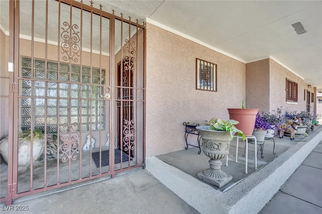5807 Madre Mesa Drive — photo 4