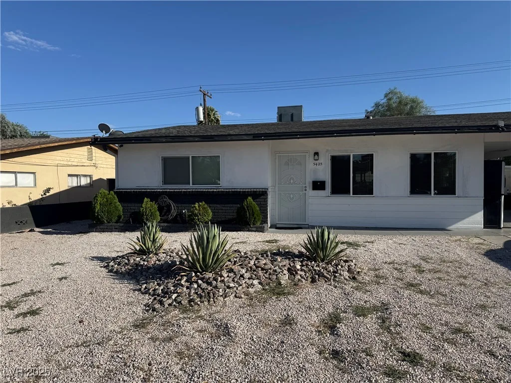 5425 Evergreen Avenue — photo 3