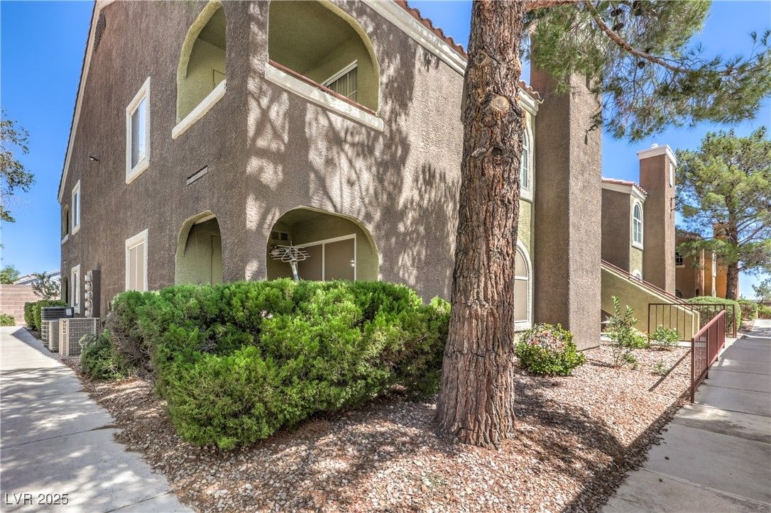 7950 West Flamingo Road 1069 — photo 3 of 21