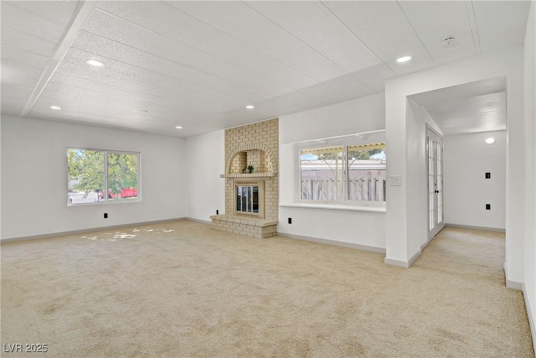 153 Sir Thomas Drive — photo 4