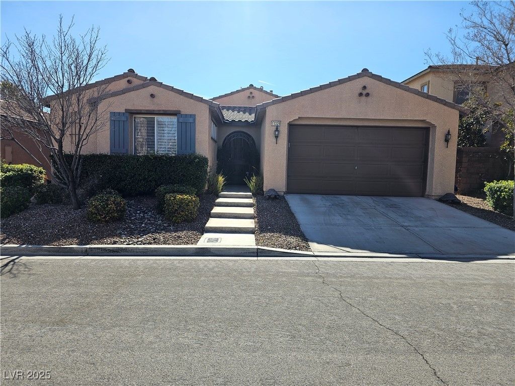 11329 Hedgemont Avenue — photo 1