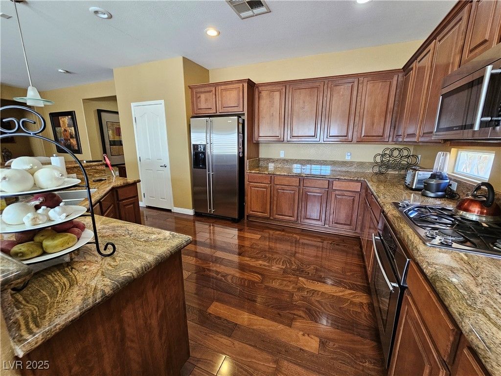 11329 Hedgemont Avenue — photo 4