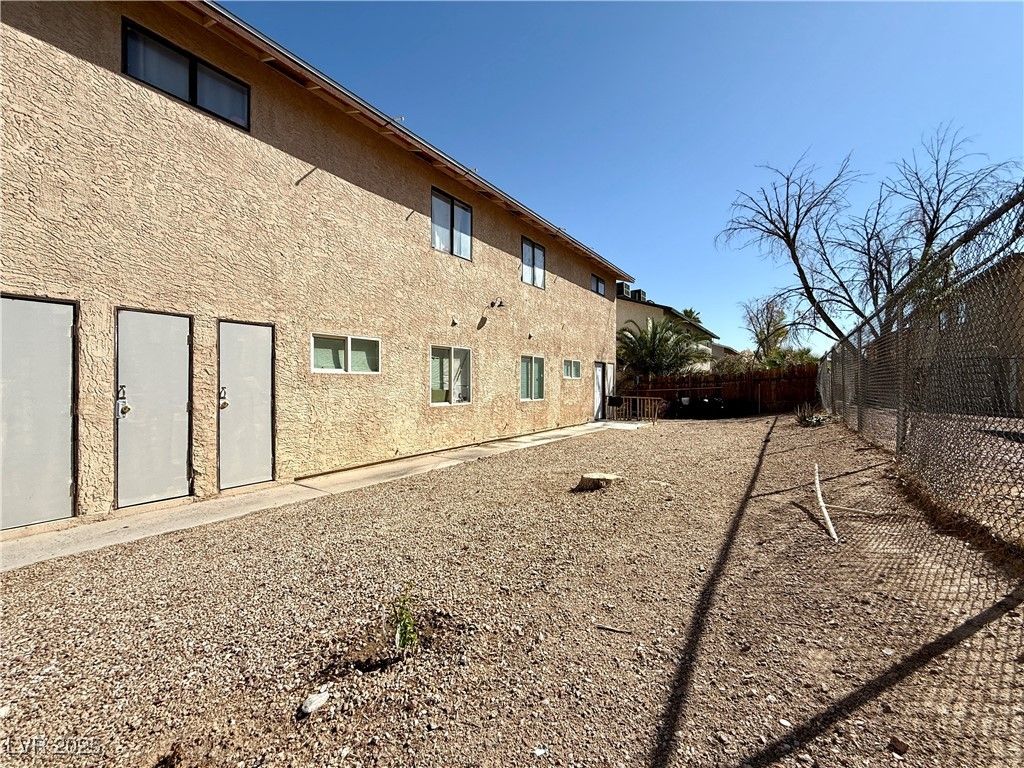 6217 Yerba Lane — photo 3 of 14