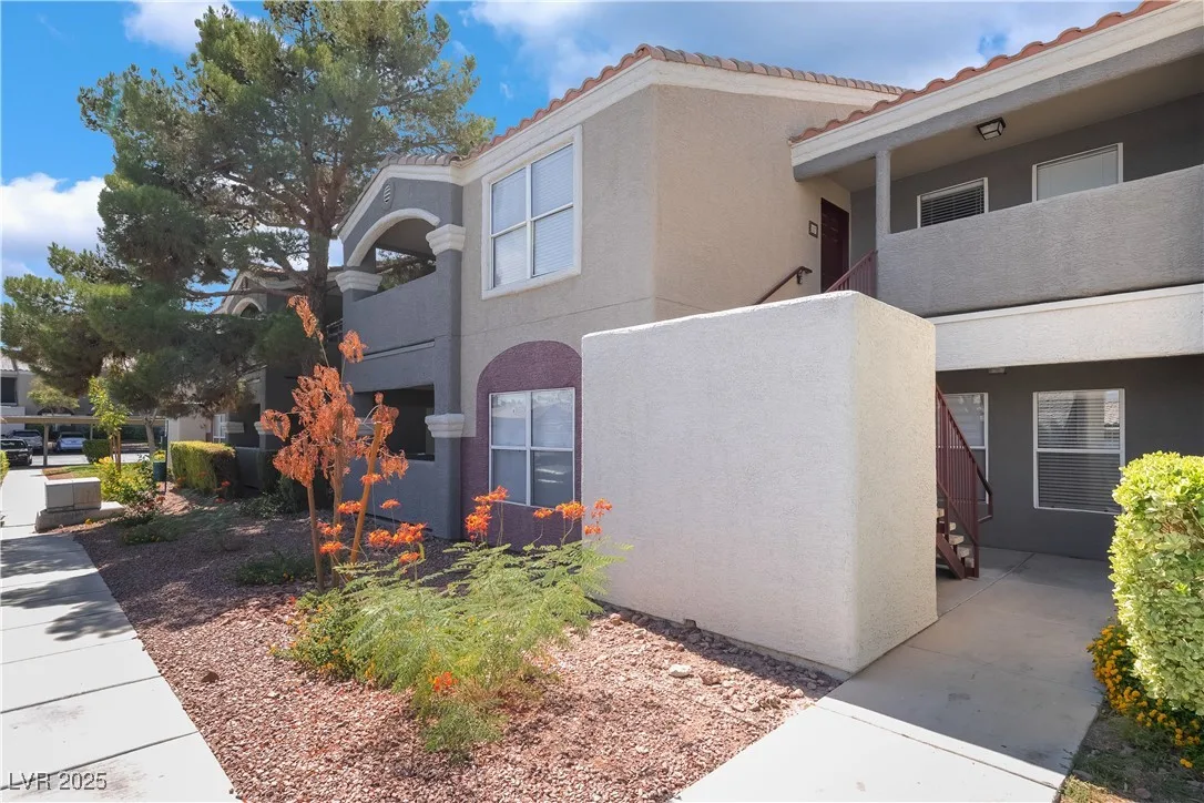 5055 West Hacienda Avenue 2127 — photo 2