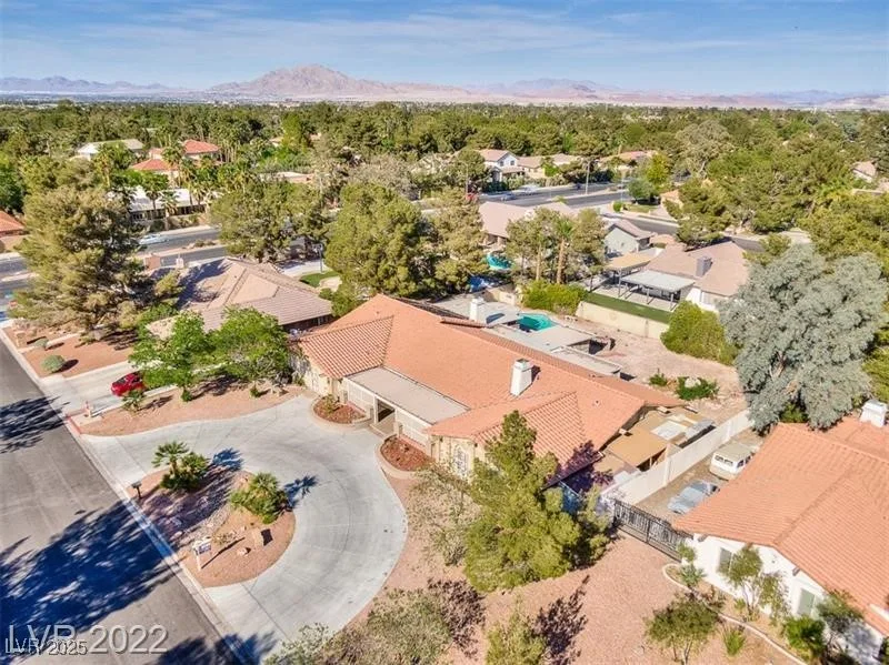 2249 Darwin Circle — photo 4