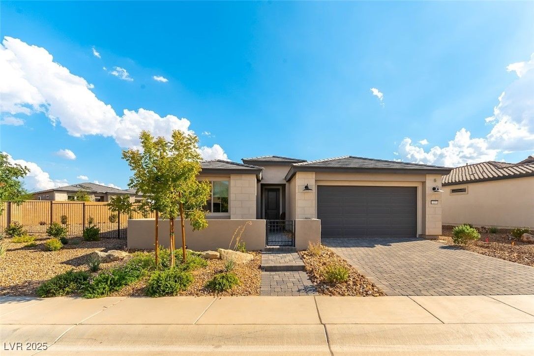 127 Crimson Cactus Avenue — photo 1
