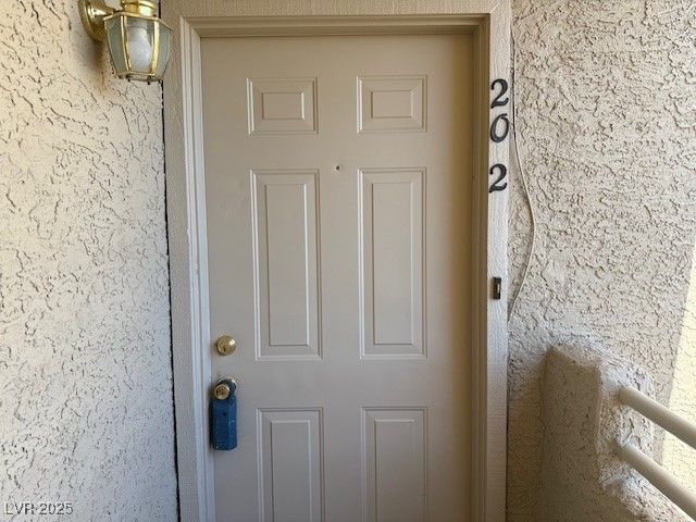 2232 Aspen Mirror Way 202 — photo 2 of 39
