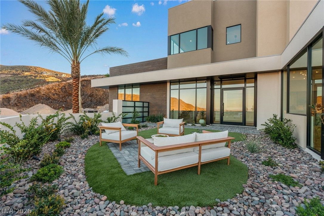 521 Overlook Rim Drive — photo 3