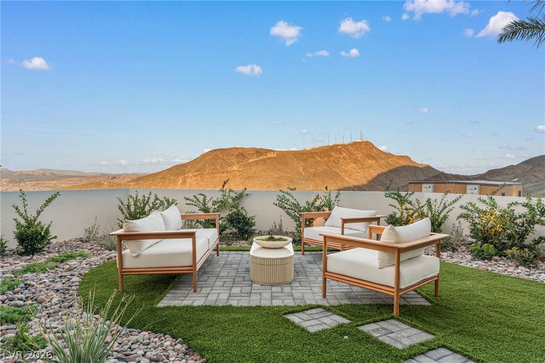 521 Overlook Rim Drive — photo 4