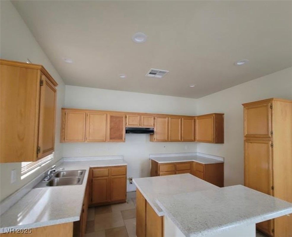 8701 Shady Pines Drive — photo 4