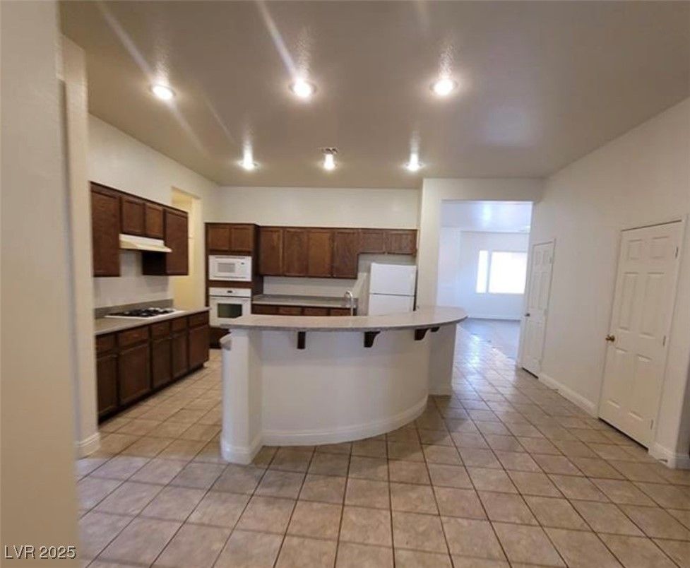 8240 Aurora Peak Avenue — photo 2