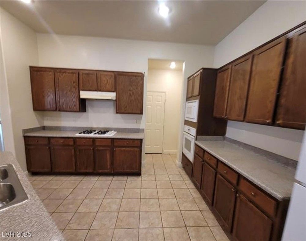 8240 Aurora Peak Avenue — photo 5