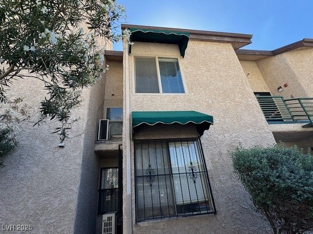 450 Elm Drive 205 — photo 2 of 30