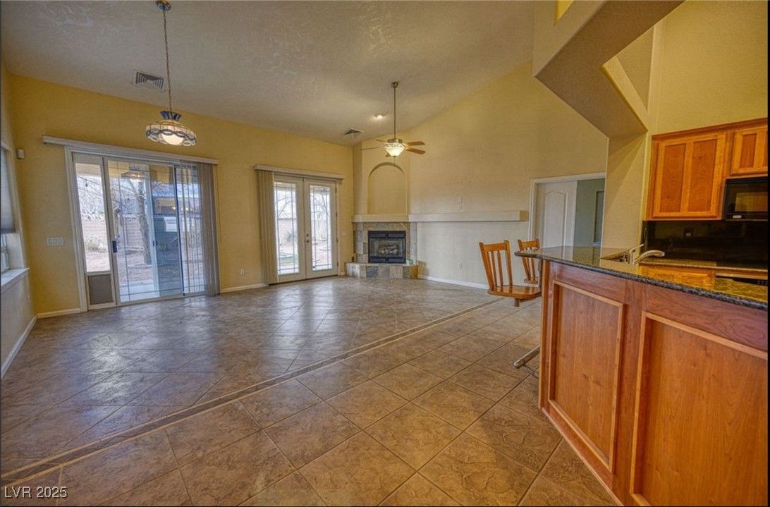 6780 Sandpebble Street — photo 2