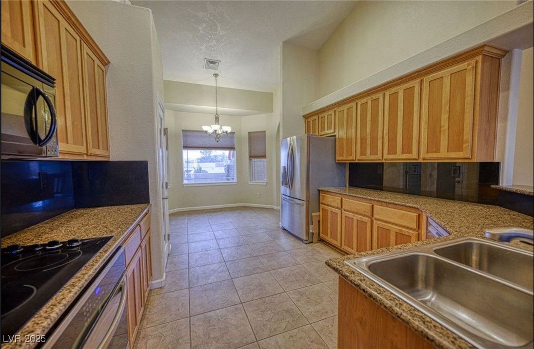 6780 Sandpebble Street — photo 3