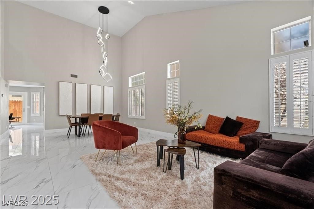 9416 Rolling Ridge Lane — photo 4 of 34