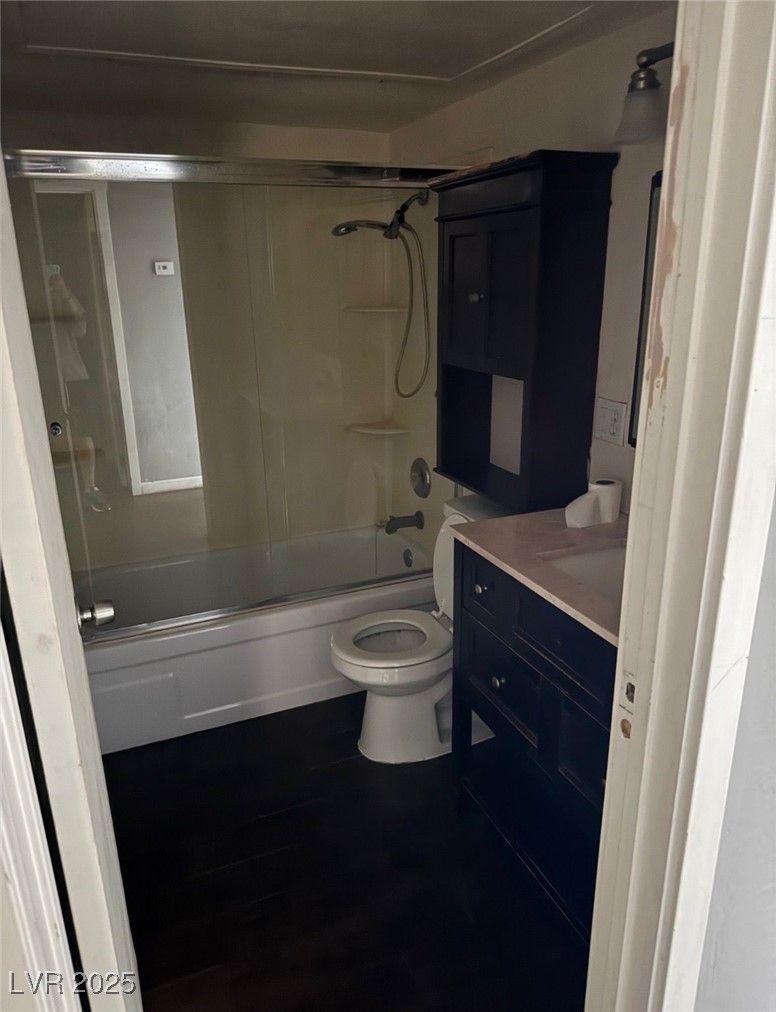 585 South Royal Crest Circle 13 — photo 3 of 6