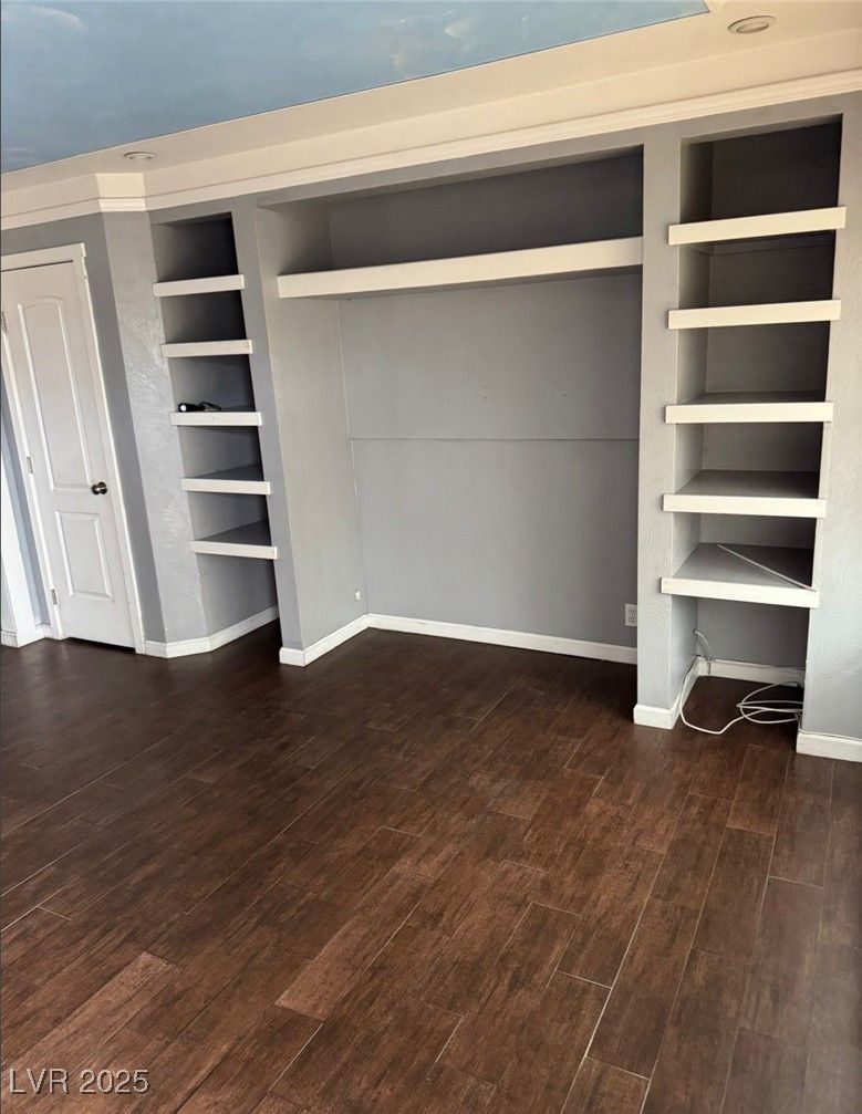 585 South Royal Crest Circle 13 — photo 4 of 6