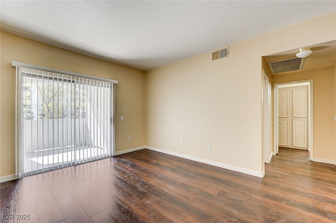2615 West Gary Avenue 2054 — photo 5 of 34