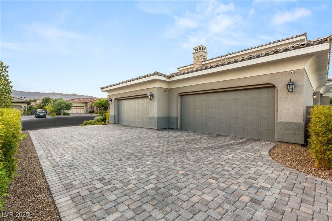 6294 Magnifico Circle — photo 3