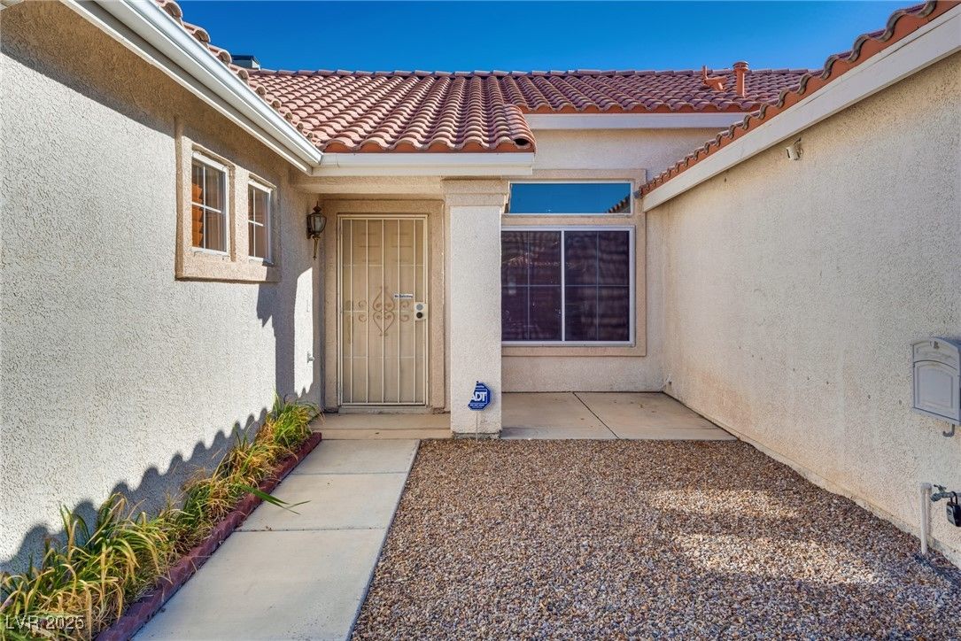 1705 Night Shadow Avenue — photo 3