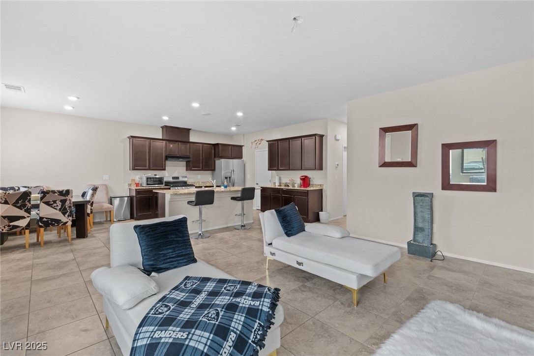 7324 Halo Falls Street — photo 2