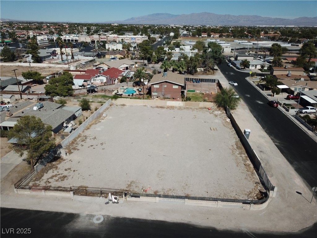 4730 Pioneer Avenue — photo 1