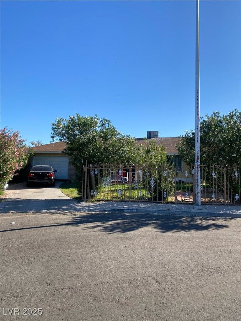 231 Samantha Street — photo 1 of 1
