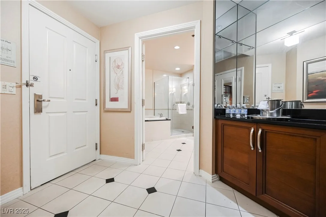 125 East HARMON Avenue 3716 — photo 4