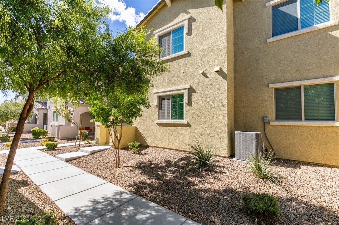 6472 Centennial Skies Court — photo 2
