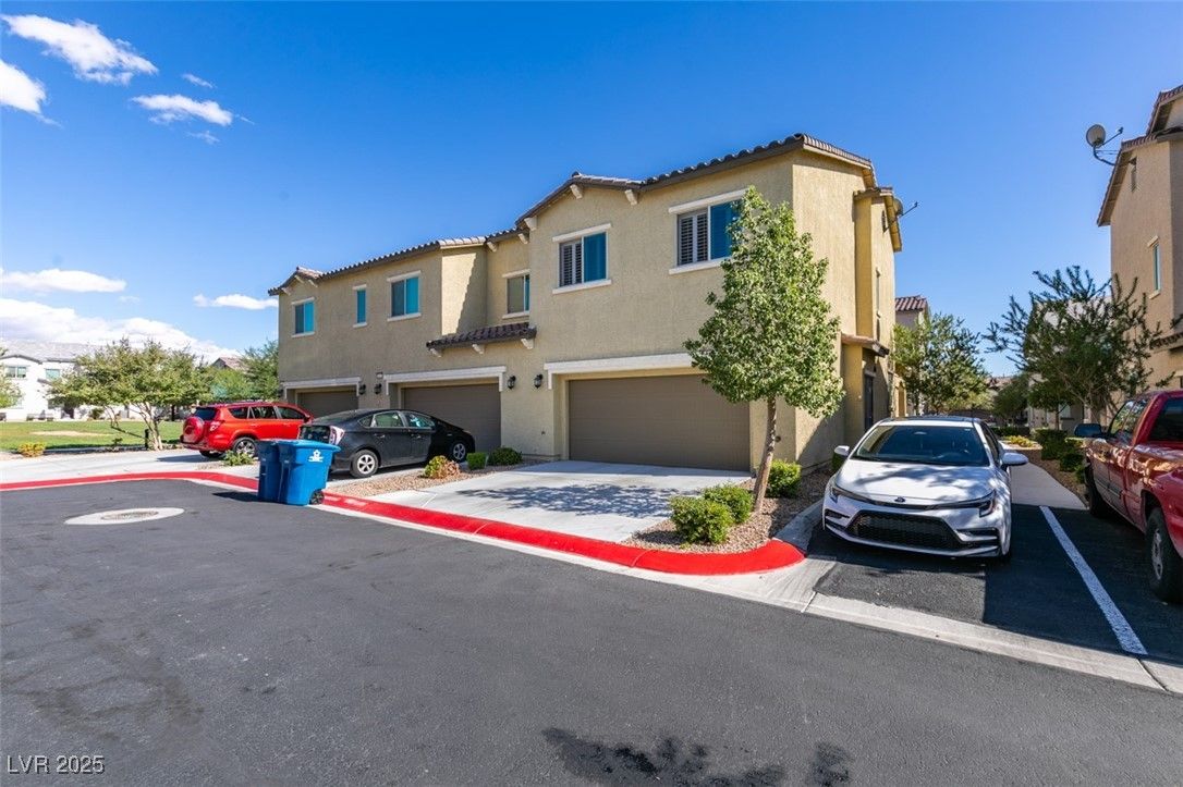 6472 Centennial Skies Court — photo 3