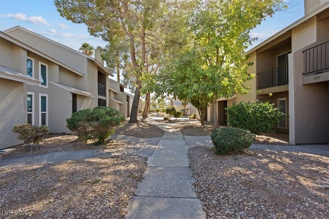 569 Sellers Place — photo 3