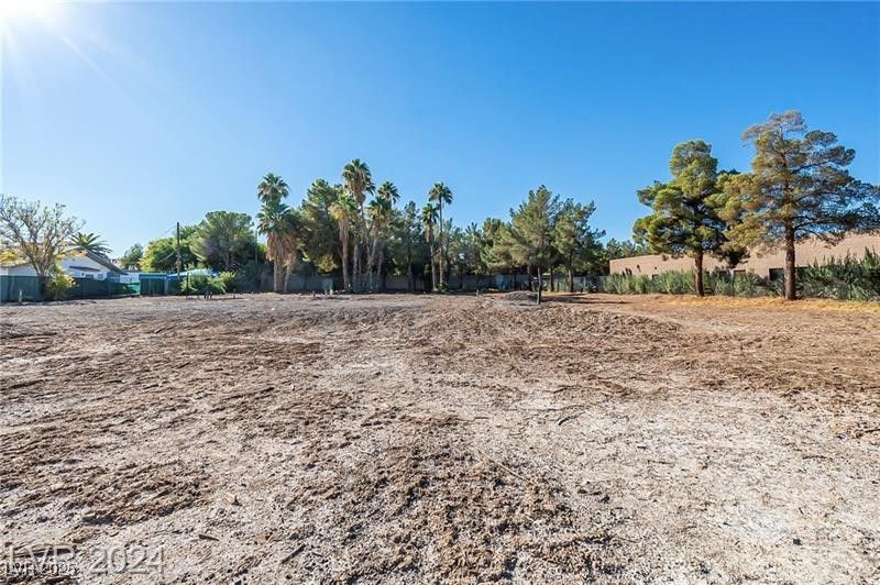 3515 East Sunset Road — photo 5 of 11