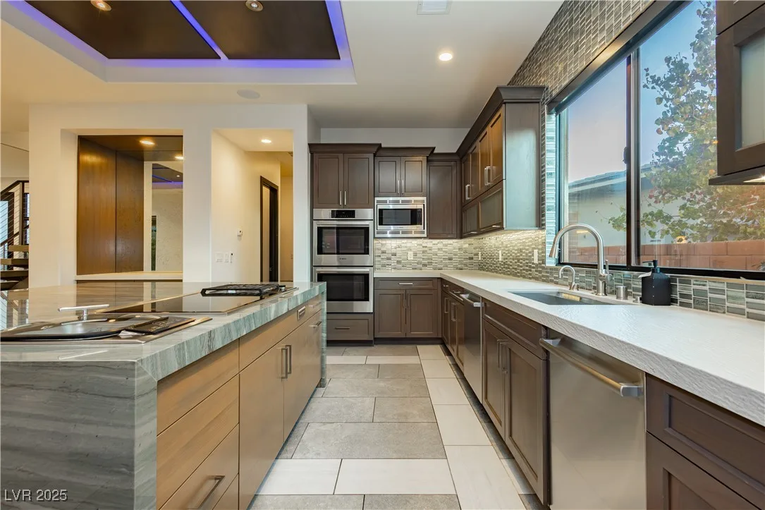94 Glade Hollow Drive — photo 4