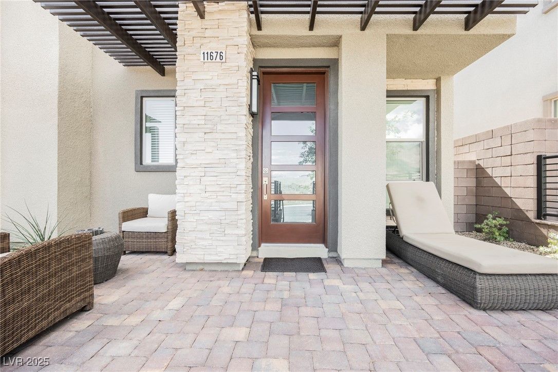 11676 Hamilton Lake Avenue — photo 3