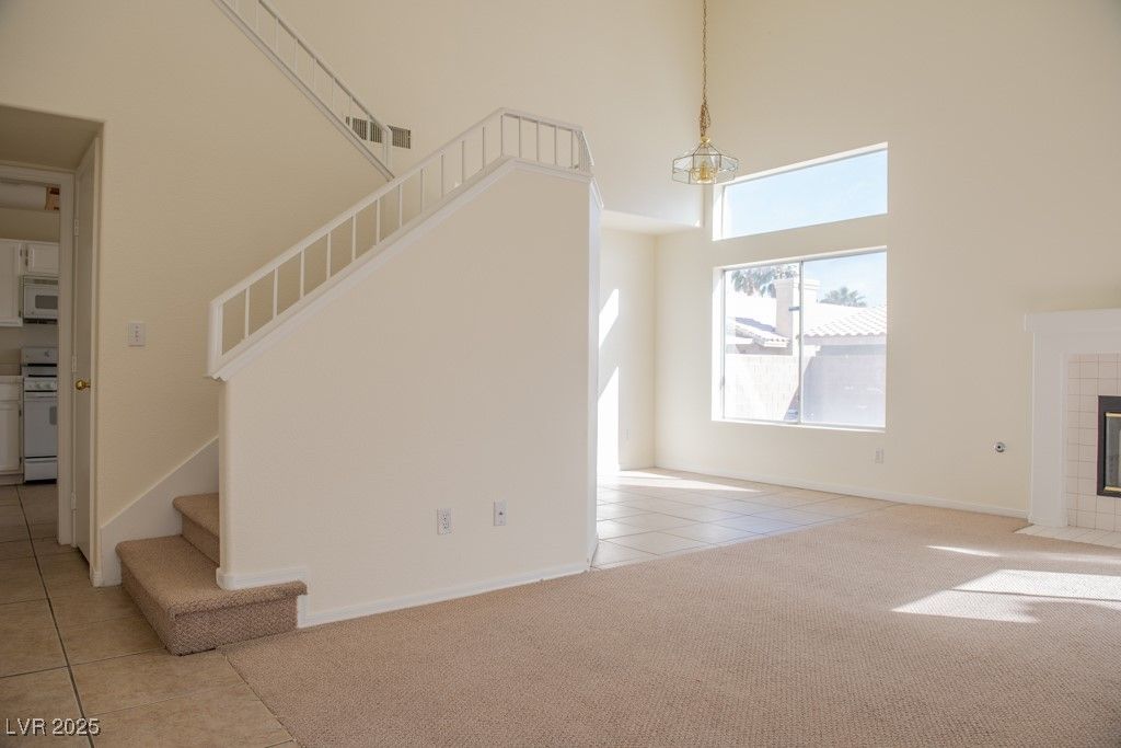 6984 Wineberry Drive — photo 2