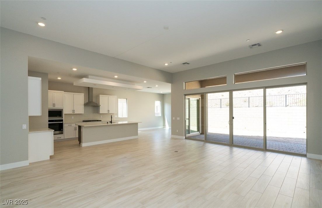 157 Mirage View Drive — photo 2 of 6