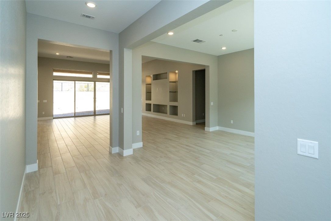 157 Mirage View Drive — photo 3 of 6