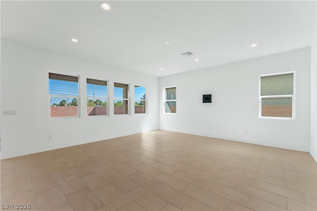7126 Silver Palace Street — photo 3