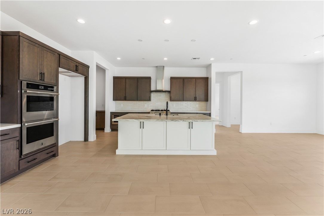 7126 Silver Palace Street — photo 4