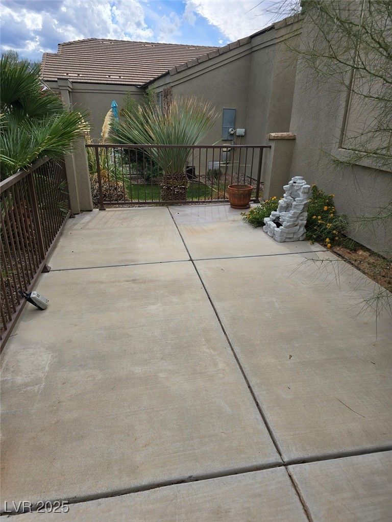 463 Hagens Alley — photo 3 of 27