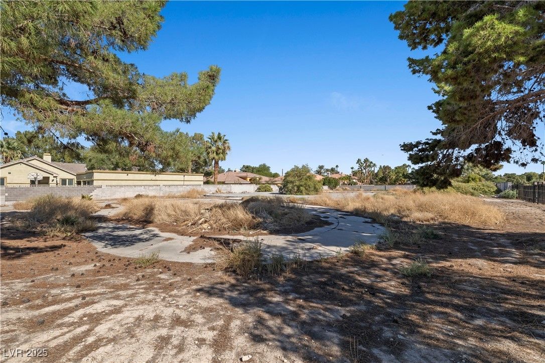 6690 South Pecos Road — photo 5