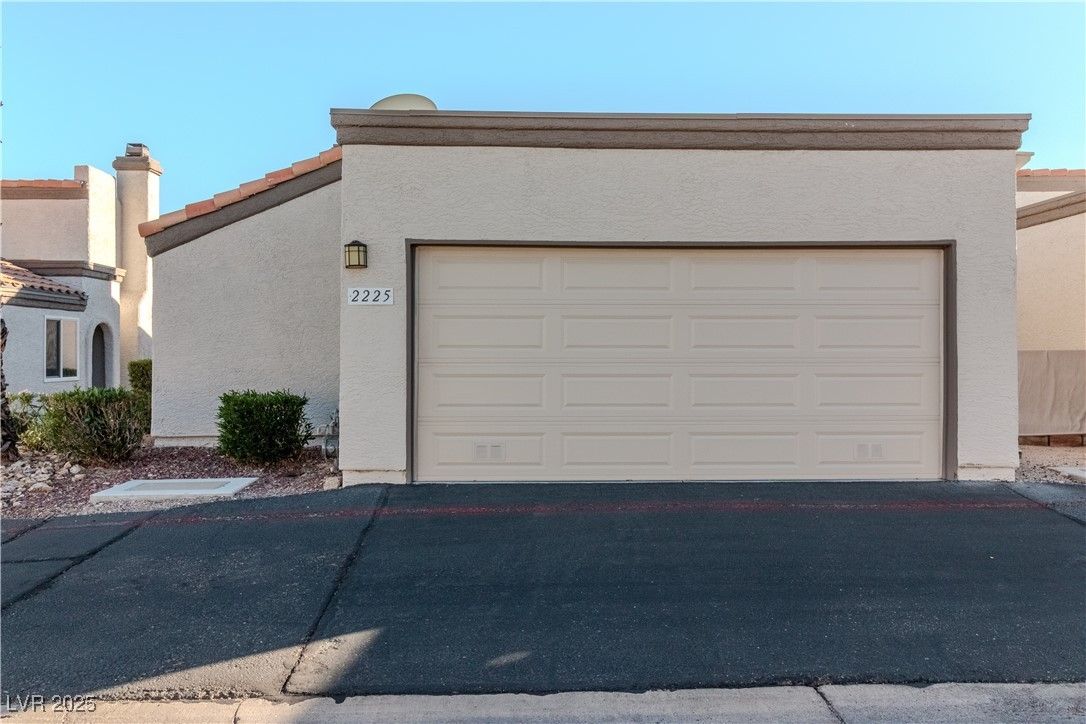 2225 Pebble Creek Lane — photo 2