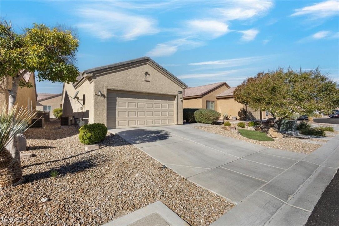 7945 Woodlark Court — photo 2 of 25